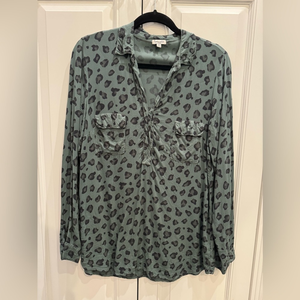 Splendid Green Animal Print Long Sleeve Popover Blouse Size Large